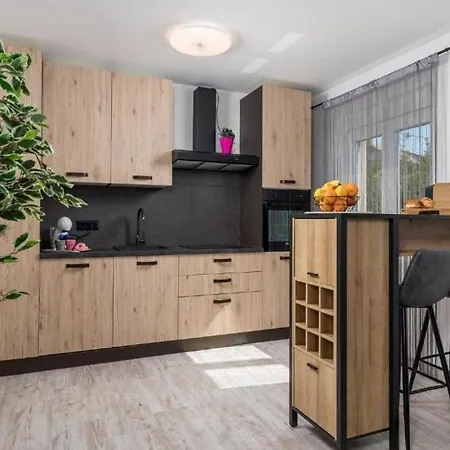 Lemily With Private Pool By Guide * Matulji