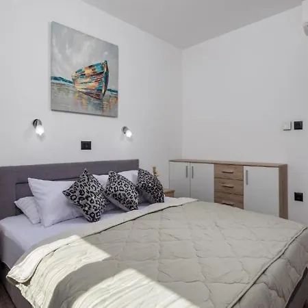 Lemily With Private Pool By Guide