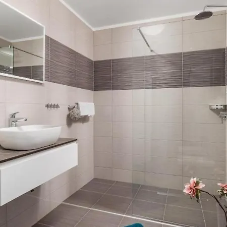 Lemily With Private Pool By Guide Willa