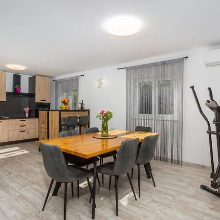 Willa Lemily With Private Pool By Guide *