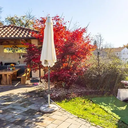 Lemily With Private Pool By Guide Willa