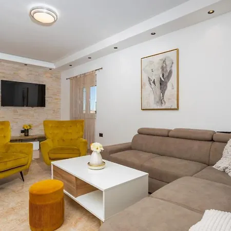 Willa Lemily With Private Pool By Guide Matulji