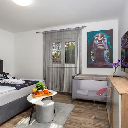 Lemily With Private Pool By Guide Willa