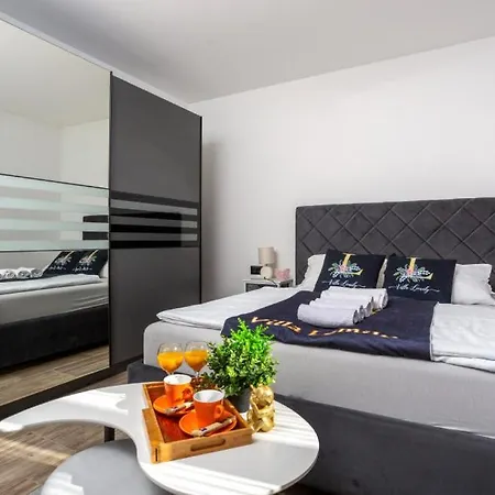 Lemily With Private Pool By Guide Willa