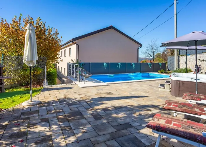 Lemily With Private Pool By Guide Vilă *