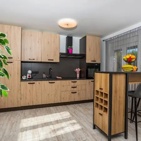 Lemily With Private Pool By Guide Vila *