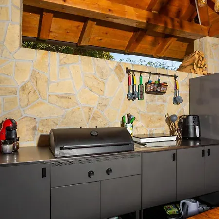 Vila Lemily With Private Pool By Guide *