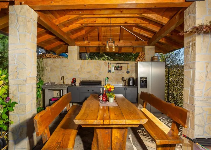 Lemily With Private Pool By Guide Vila Matulji