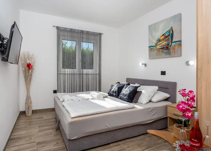 Lemily With Private Pool By Guide Vila